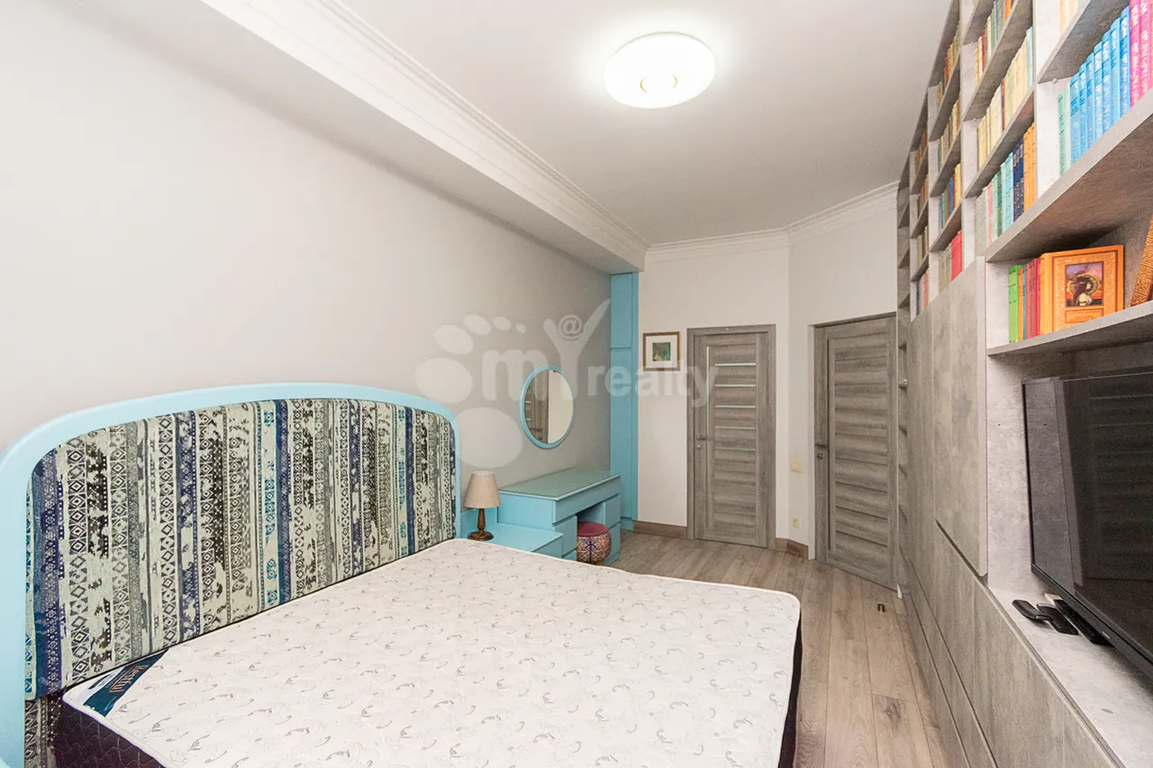 3 bedroom apartment for sale Antarayin, Rue Leonid Azgaldyan, Center Yerevan, 160270