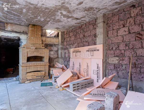 arandznatun-vacharq-Yerevan-Avan