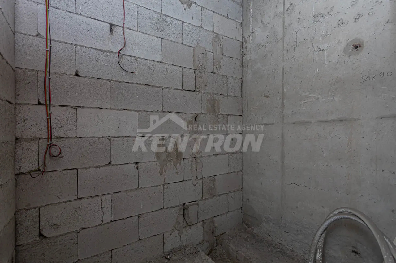 3 սենյականոց բնակարան  Ռոստոմի փող, Կենտրոն Երևան, 157234