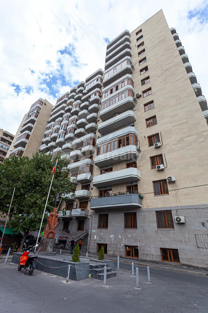 2 bedroom apartment for sale خیابان آرگیشتی, مرکز شهر ایروان, 161835
