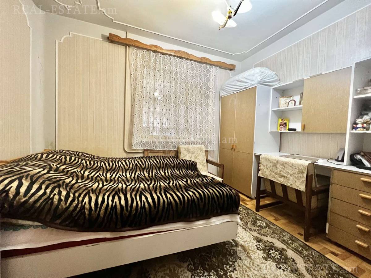 Купить 3 комнатную квартиру Врацакан ул, Арабкир Ереван, 129611