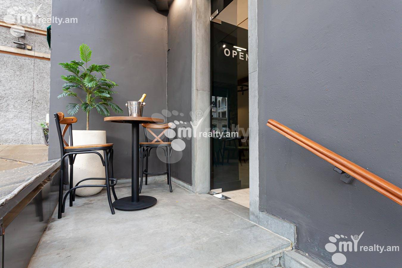 Commercial property for rent Mashtots Ave, Center Yerevan, 155186