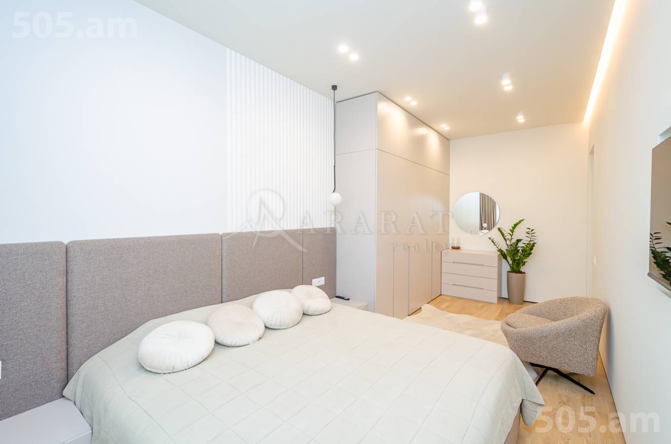 Купить 4 комнатную квартиру Фучик ул, Ачапняк Ереван, 153417