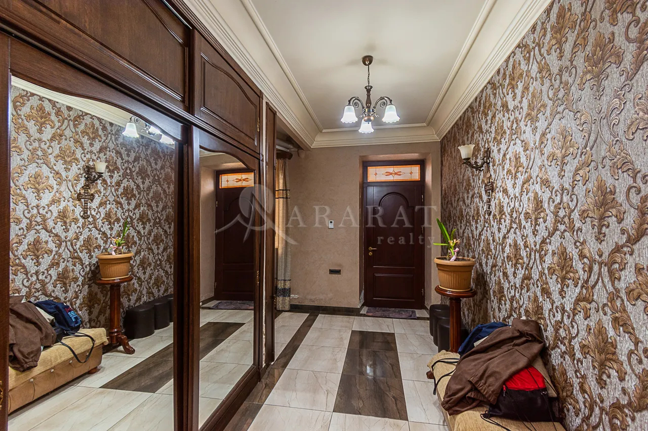 House for sale خیابان مامیکونیانتس, عربگیر ایروان, 161986