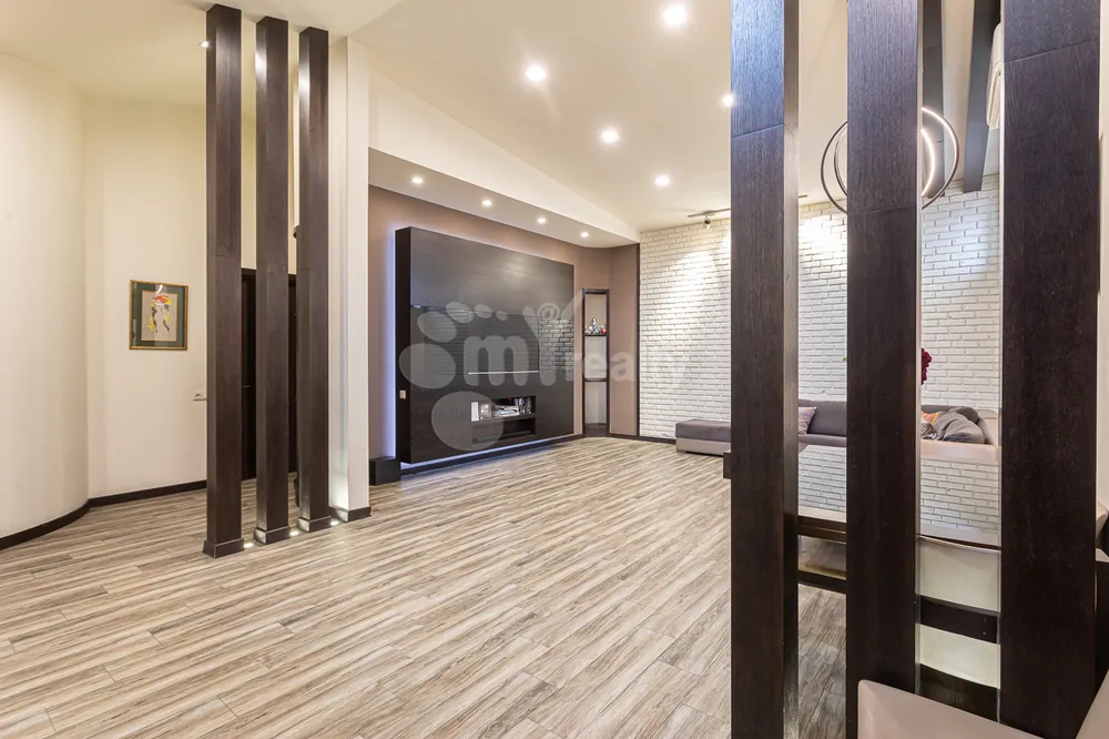 4-bedroom/apartment-for-sale/Mashtots+Ave/Center/Yerevan