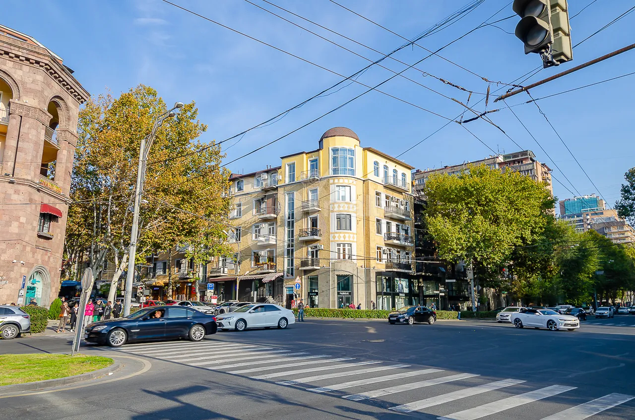 4 bedroom apartment for rent Teryan St, Center Yerevan, 161927