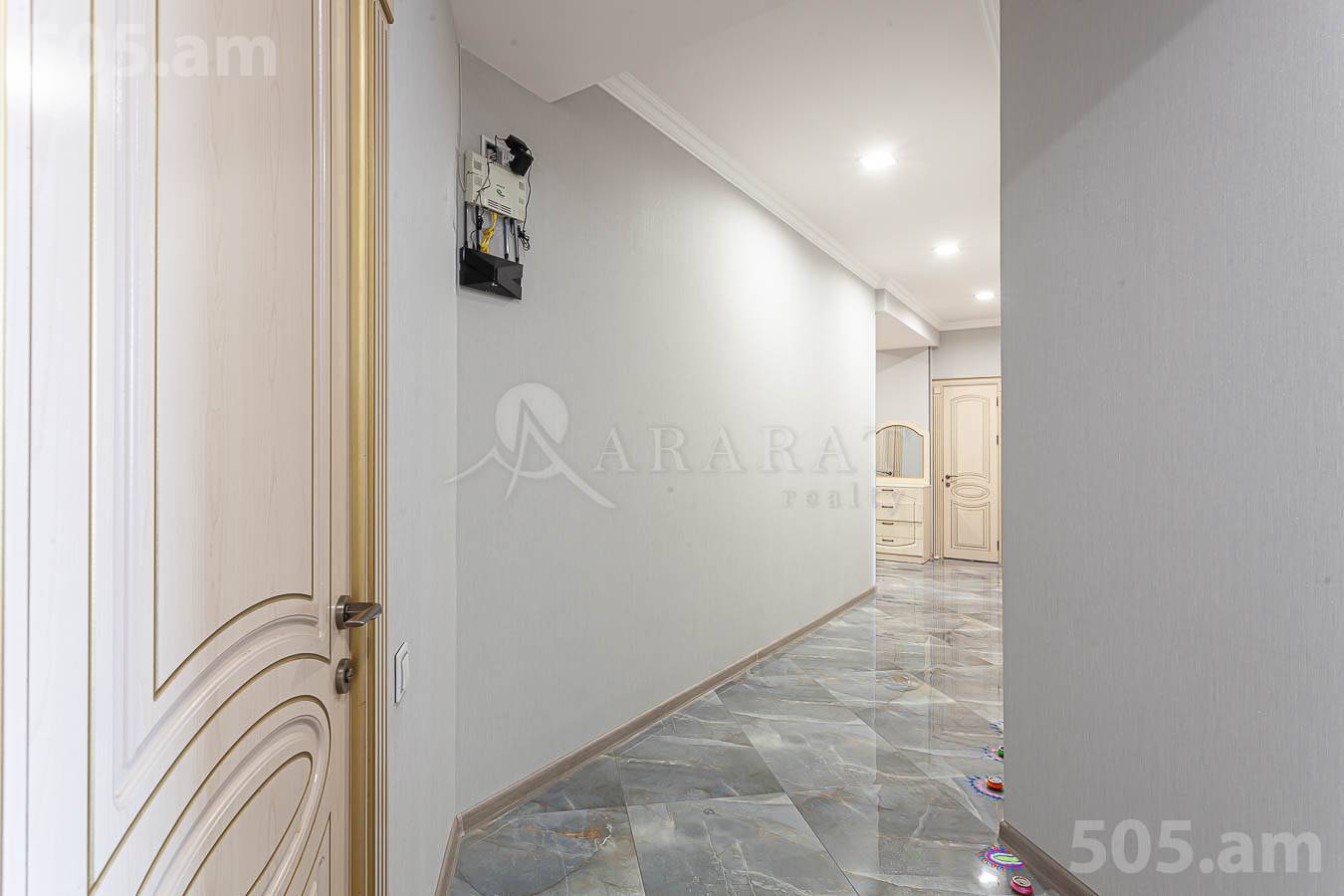Купить 5 комнатную квартиру Сасна Црер ул., Давташен Ереван, 154845