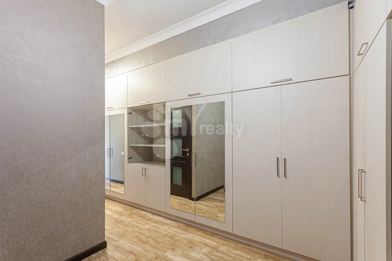 3 bedroom apartment for rent خیابان ماشتوتس, مرکز شهر ایروان, 158798