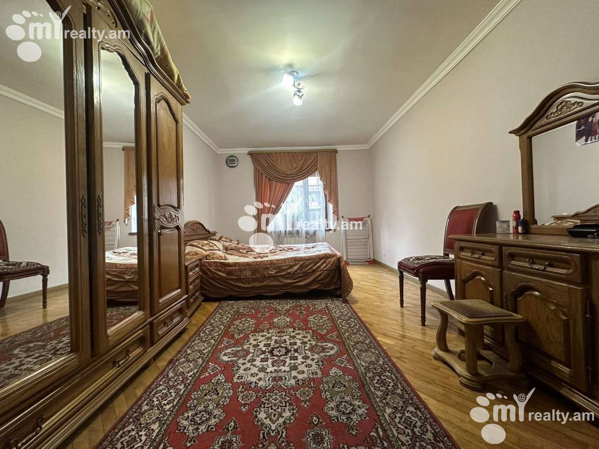 Купить 3 комнатную квартиру В.Вагаршян ул, Арабкир Ереван, 156493