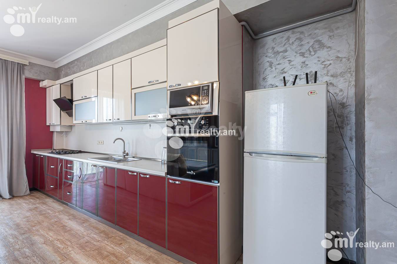 3 bedroom apartment for rent Mashtots Ave, Center Yerevan, 152987