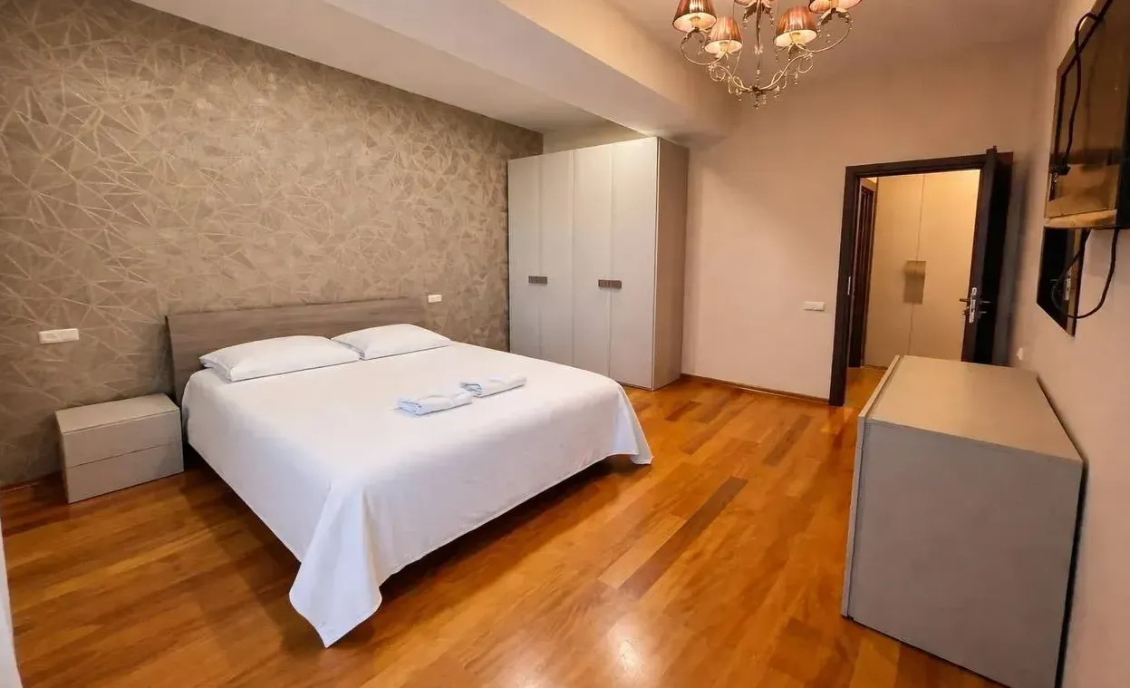 2 bedroom apartment for rent Buzand St, Center Yerevan, 161565