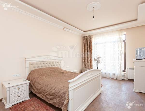 arandznatun-vacharq-Yerevan-Avan