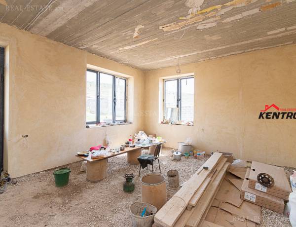 arandznatun-vacharq-Yerevan-Avan