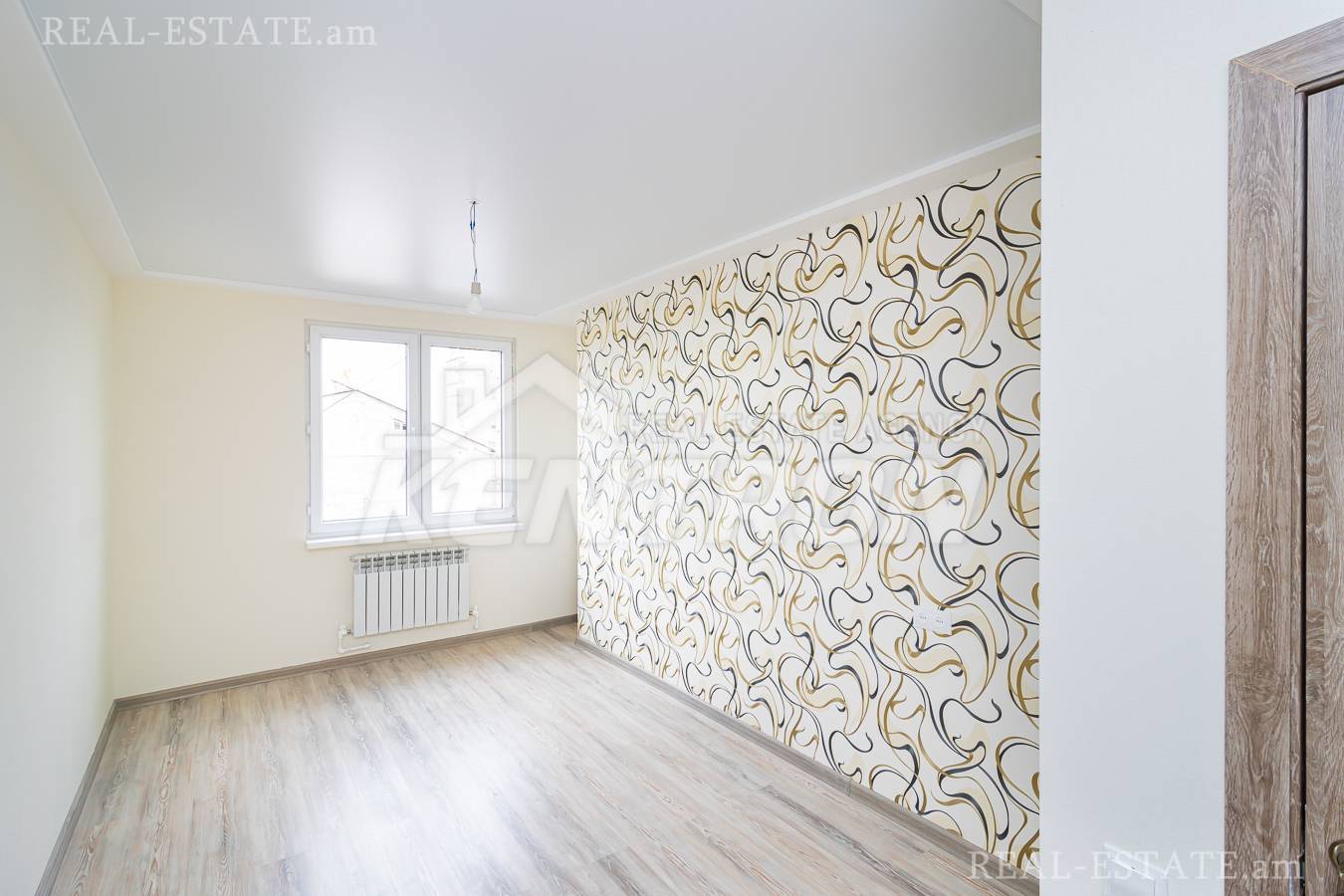 3 սենյականոց բնակարան  Վ.Փափազյան փող, Արաբկիր Երևան, 143376