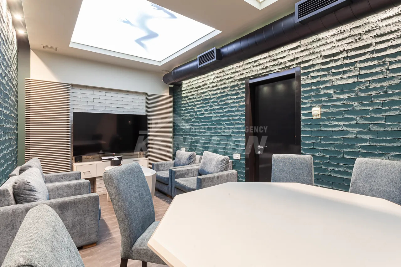 Commercial for sale خیابان چارِنتس, مرکز شهر ایروان, 157293