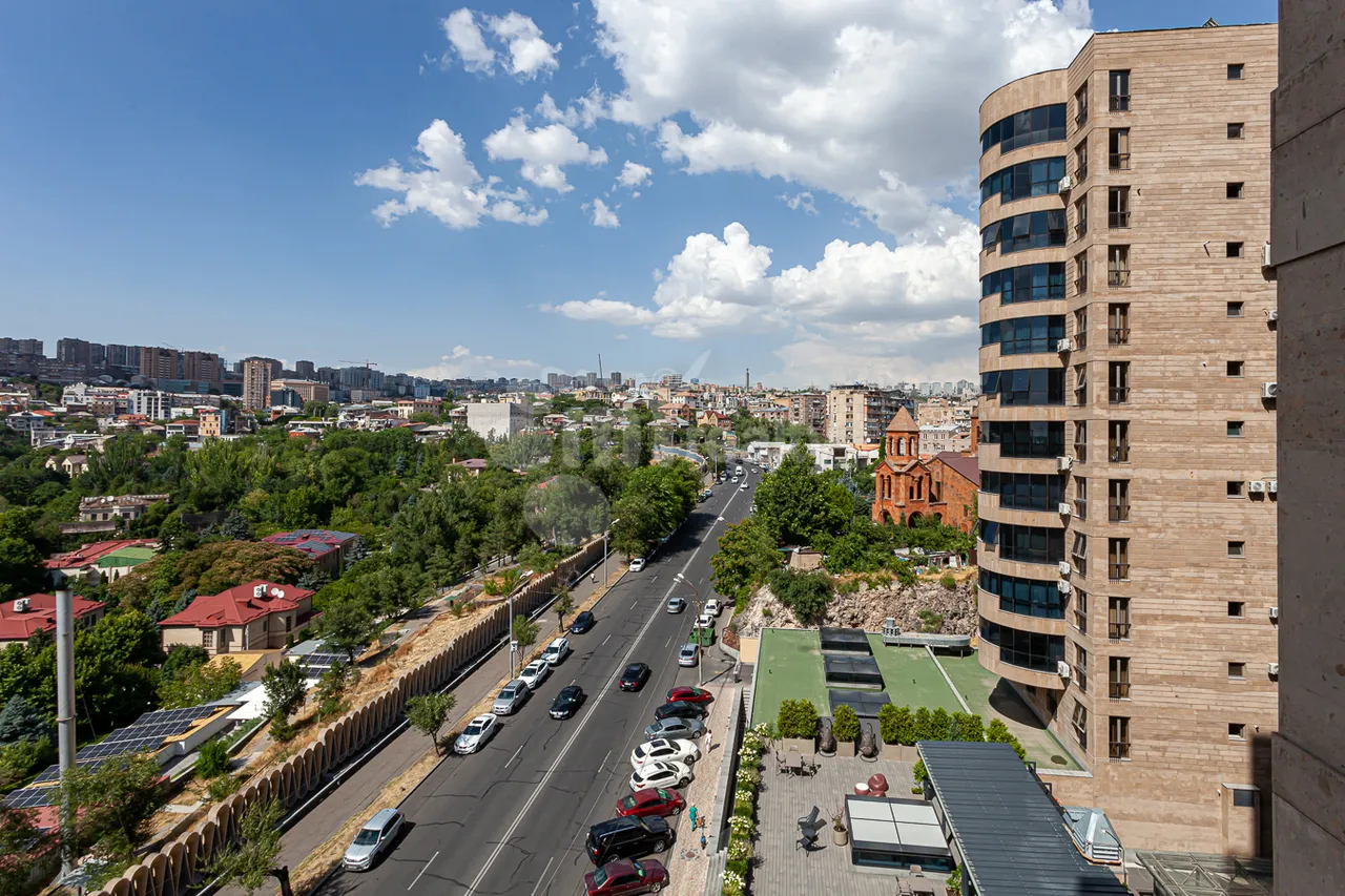 3 bedroom apartment for sale خیابان پارونیان, مرکز شهر ایروان, 157376