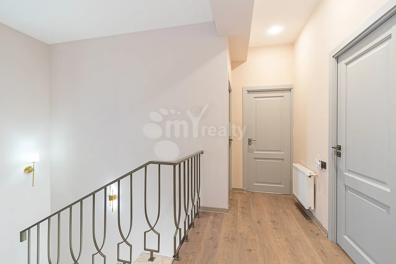 Купить дом Паруйр Севак 11, Аван Ереван, 159479