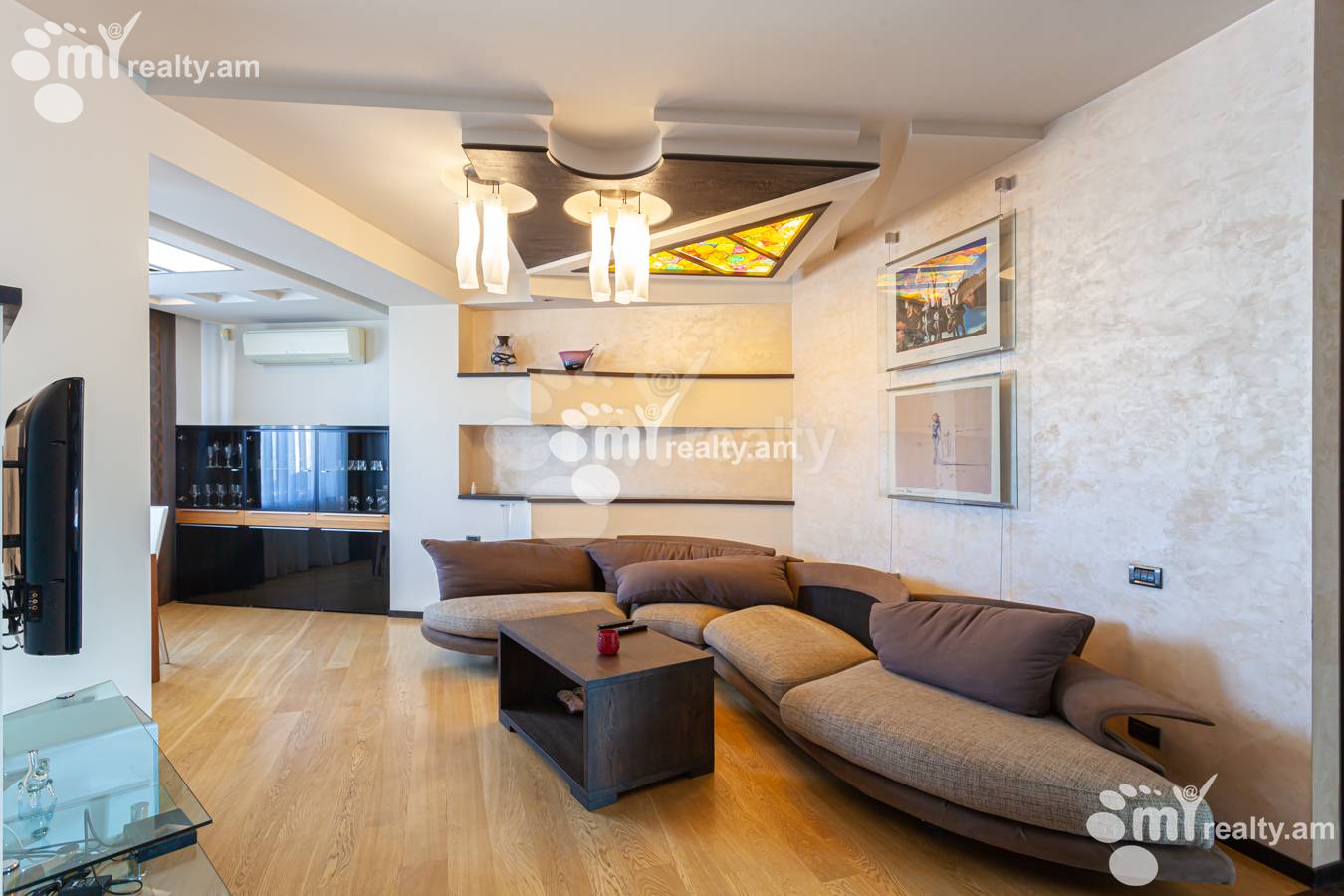 4 սենյականոց բնակարան  Իսահակյան փող, Կենտրոն Երևան, 151935