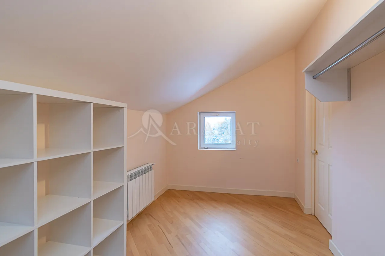 House for sale Vahakni District, Vahagnie Yerevan, 159112