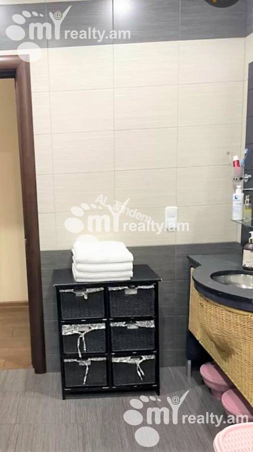 4 bedroom apartment for sale Aram St, Center Yerevan, 129127