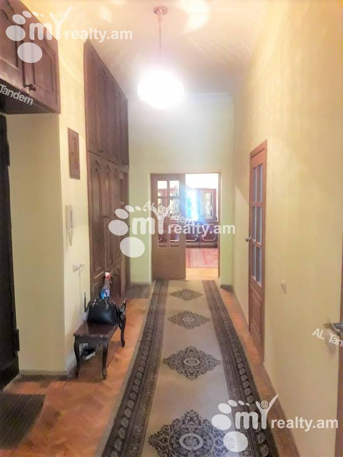 4 bedroom apartment for sale Zarobyan St, Center Yerevan, 128008