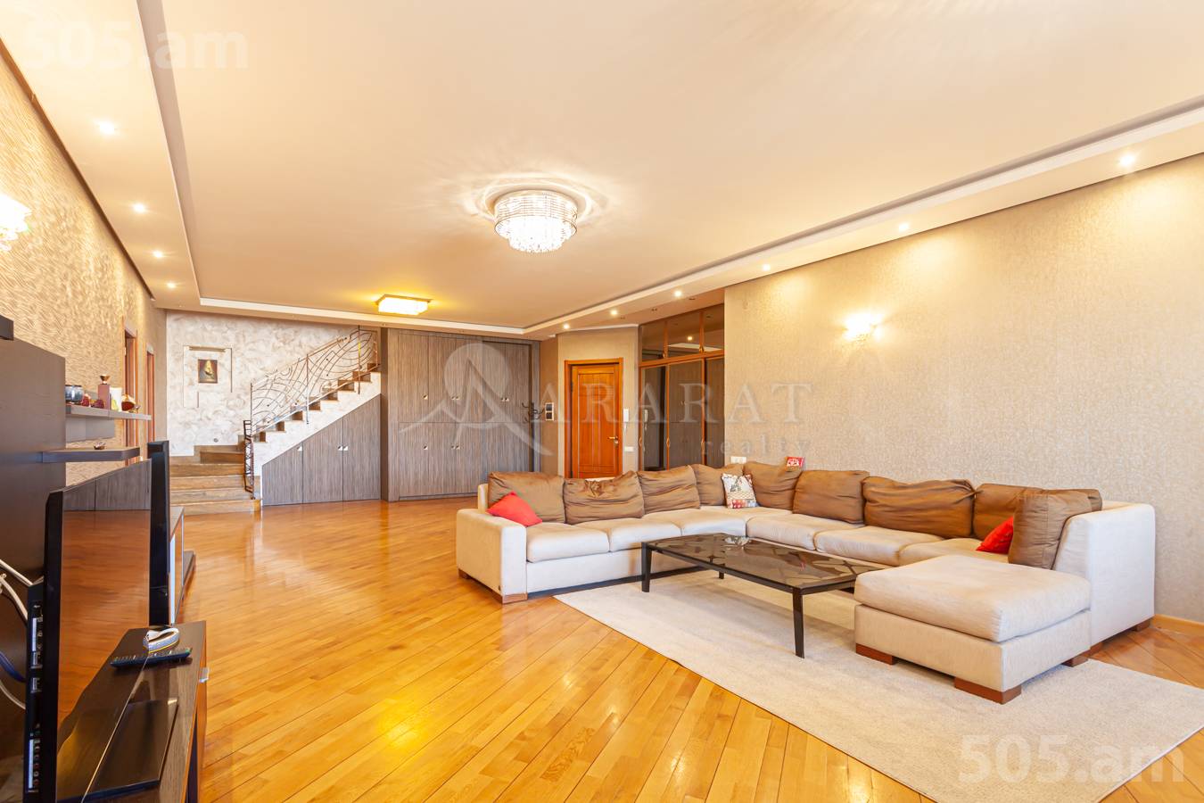 5 bedroom apartment for sale Amiryan St, Center Yerevan, 150344