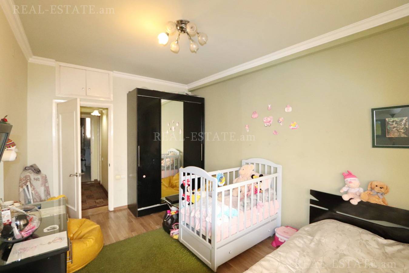 3 bedroom apartment for sale Saryan St, Center Yerevan, 136445