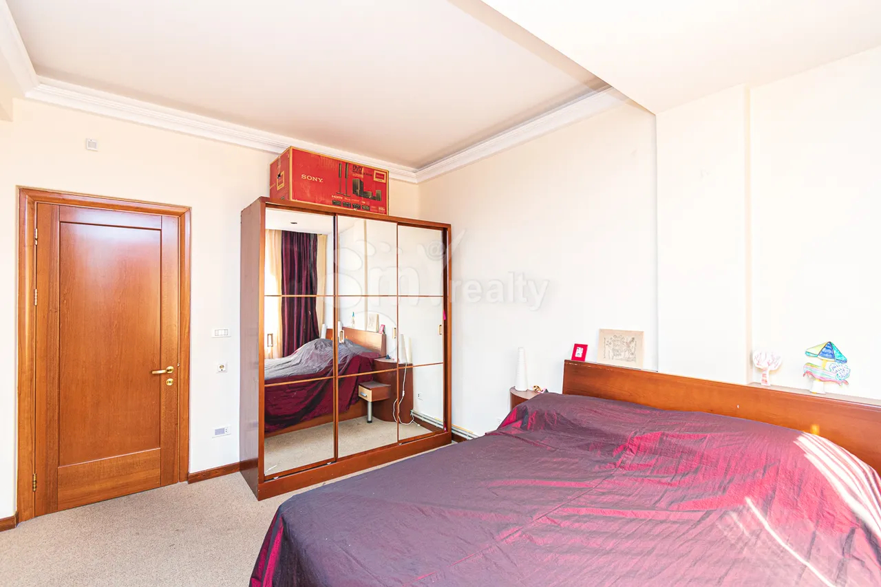 5 bedroom apartment for rent A.Manukyan St, Center Yerevan, 161632