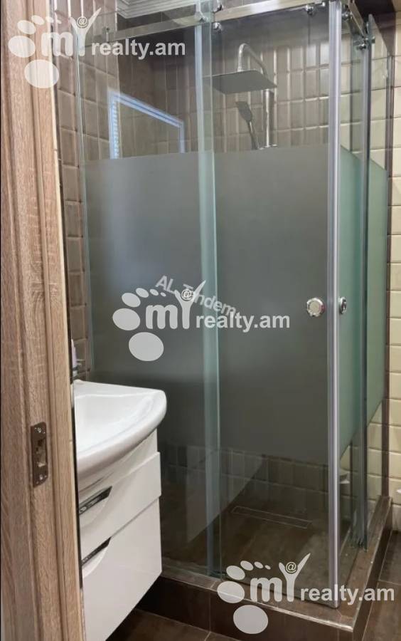 Купить 3 комнатную квартиру Нар Дос ул, Центр Ереван, 158191