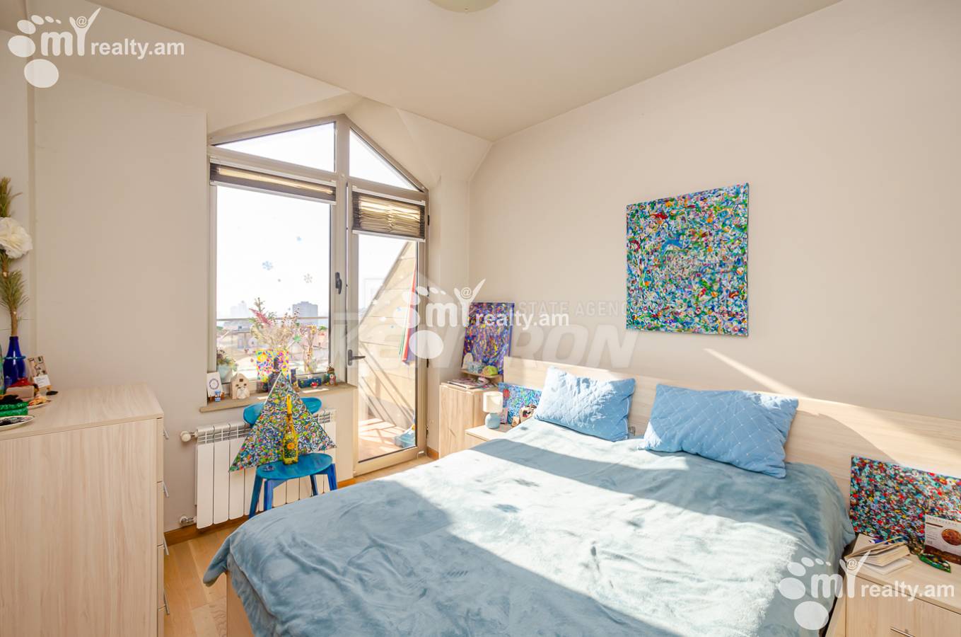 Купить 2 комнатную квартиру Антараин ул, Центр Ереван, 154454