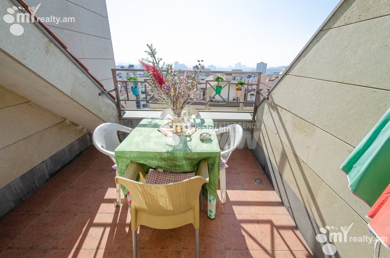 Купить 2 комнатную квартиру Антараин ул, Центр Ереван, 154454