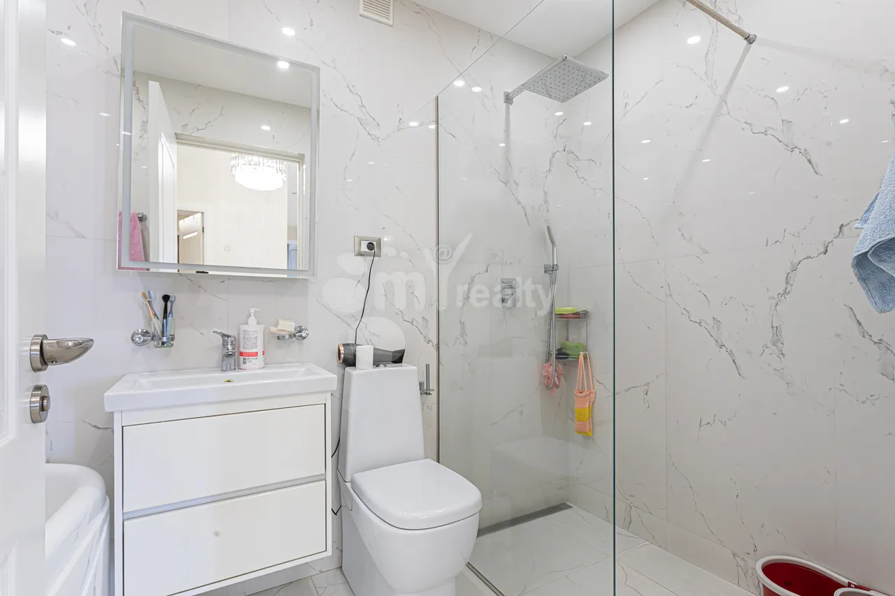 3 սենյականոց բնակարան  Լվովյան փող, Նոր Նորք Երևան, 160049