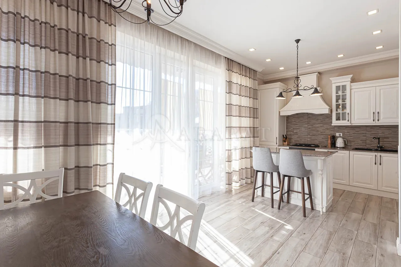 4 bedroom apartment for rent Tumanyan 1 passage, Center Yerevan, 158986