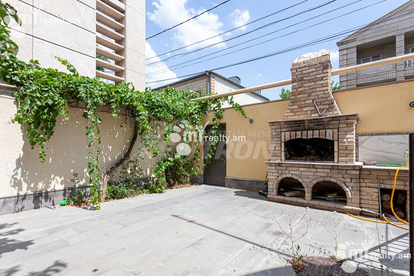 House for sale خیابان سِپوه, عربگیر ایروان, 155978