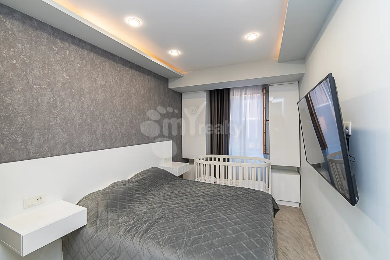 4 bedroom apartment for sale Paronyan St, Center Yerevan, 161626