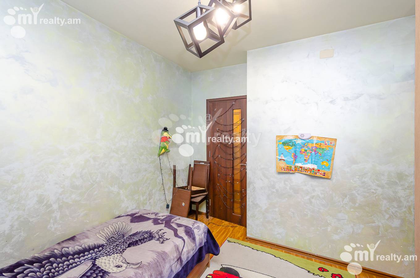 Купить 3 комнатную квартиру Тпагричнер ул, Центр Ереван, 150499