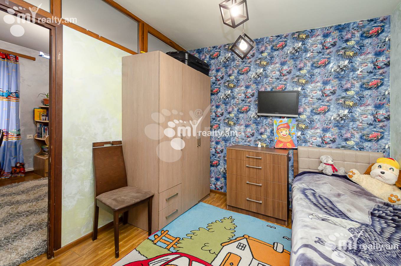 Купить 3 комнатную квартиру Тпагричнер ул, Центр Ереван, 150499