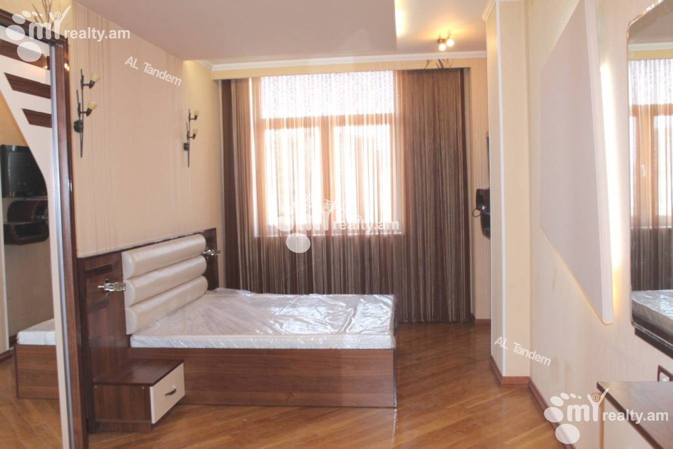 4 bedroom apartment for sale Rostom St, Center Yerevan, 148275