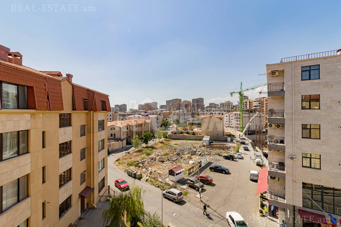 Купить 3 комнатную квартиру Антараин ул, Центр Ереван, 137482