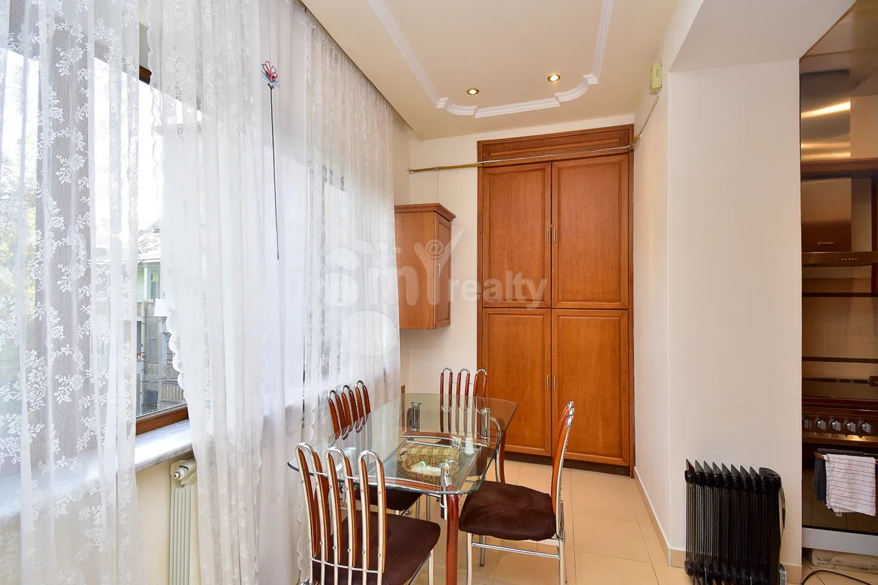 3 bedroom apartment for rent Tamanyan St, Center Yerevan, 160503