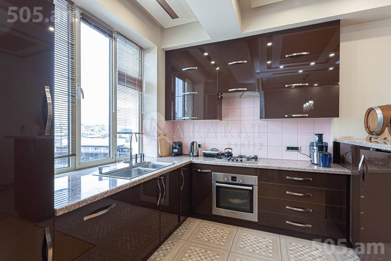 3 bedroom apartment for sale خیابان پارونیان, مرکز شهر ایروان, 153344