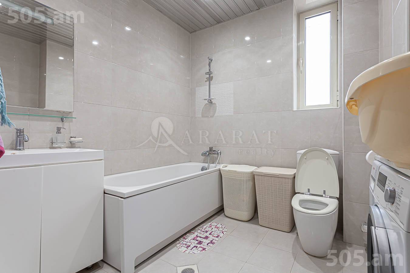 3 bedroom apartment for sale خیابان پارونیان, مرکز شهر ایروان, 153344