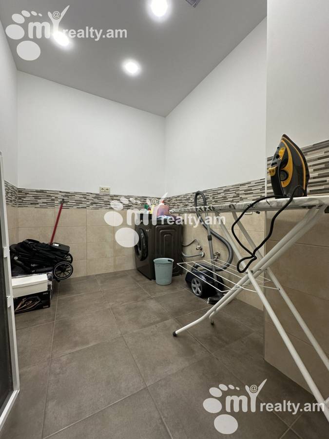 Купить 4 комнатную квартиру Н. Зарян стр, Арабкир Ереван, 156516