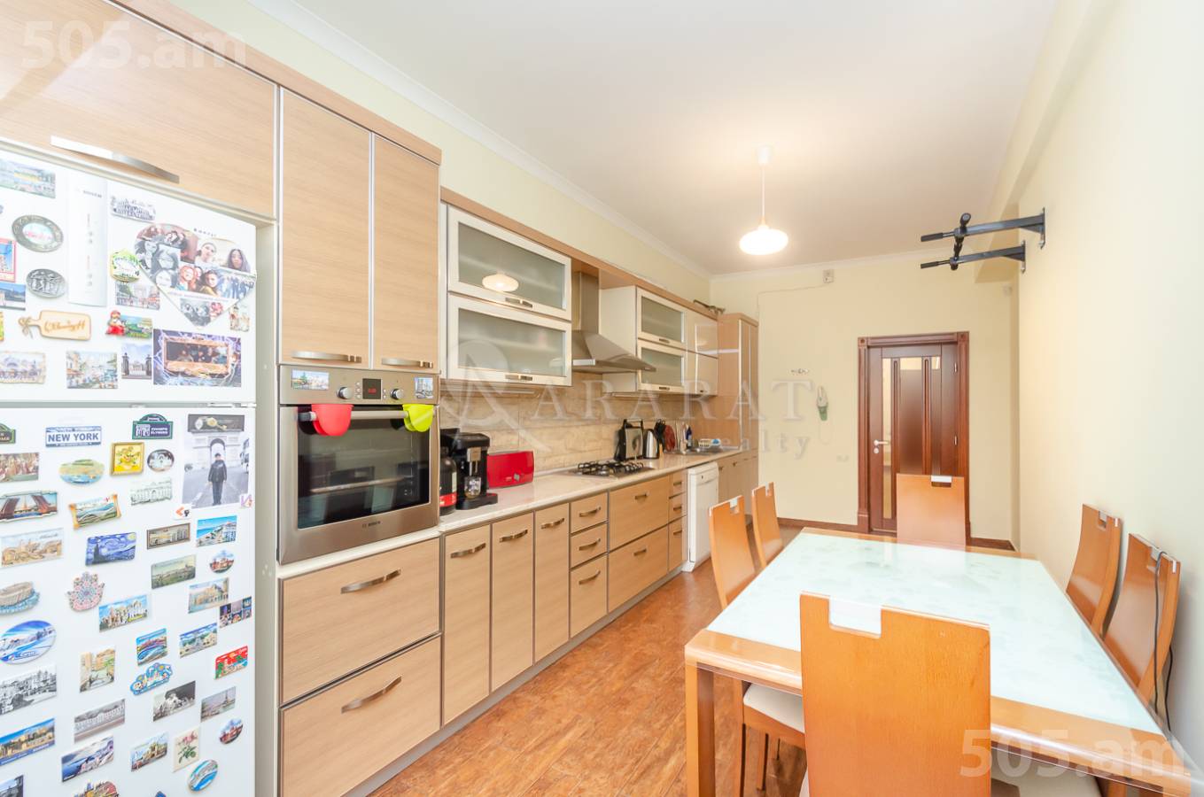 4 սենյականոց բնակարան  Մաշտոցի պող, Կենտրոն Երևան, 151749