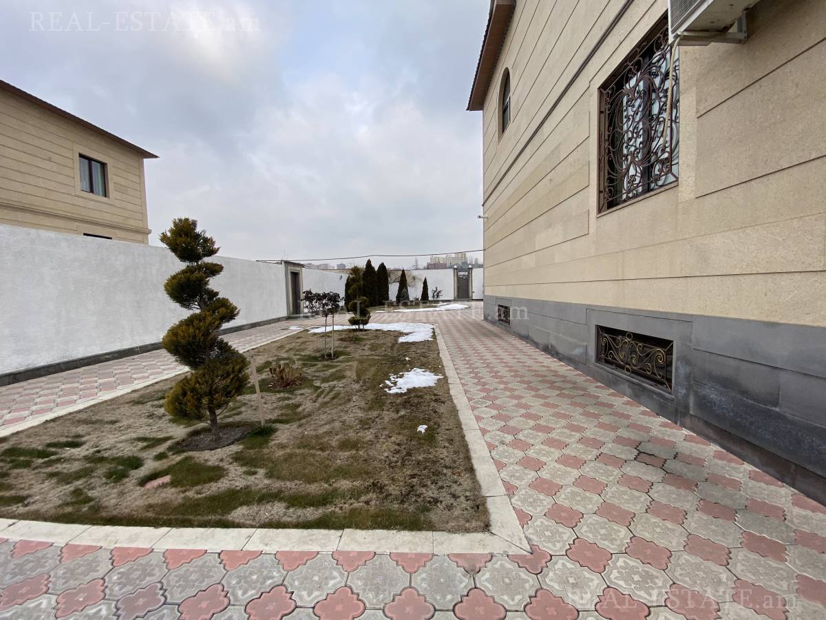 Купить дом Таиров ул., Центр Ереван, 118399