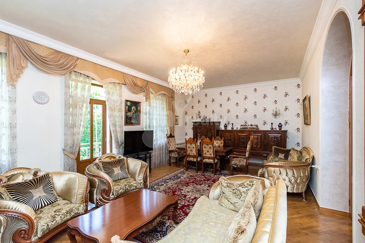 5 bedroom apartment for sale خیابان نعلبندیان, مرکز شهر ایروان, 160686
