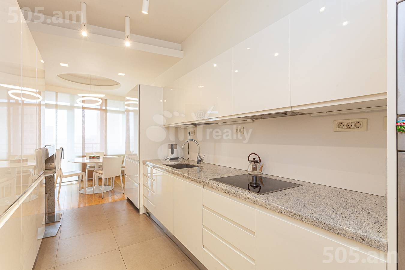 4 սենյականոց բնակարան  Վարդանանց փող, Կենտրոն Երևան, 146807