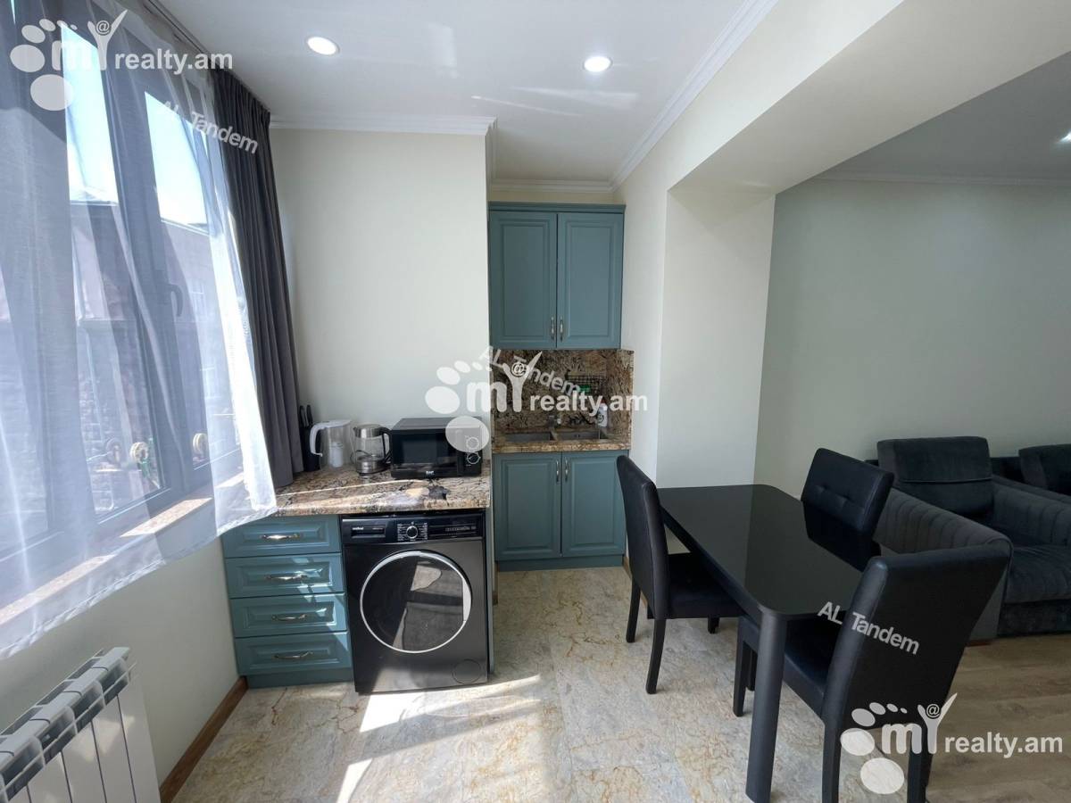 Купить 3 комнатную квартиру Анрапетутян ул, Центр Ереван, 156569