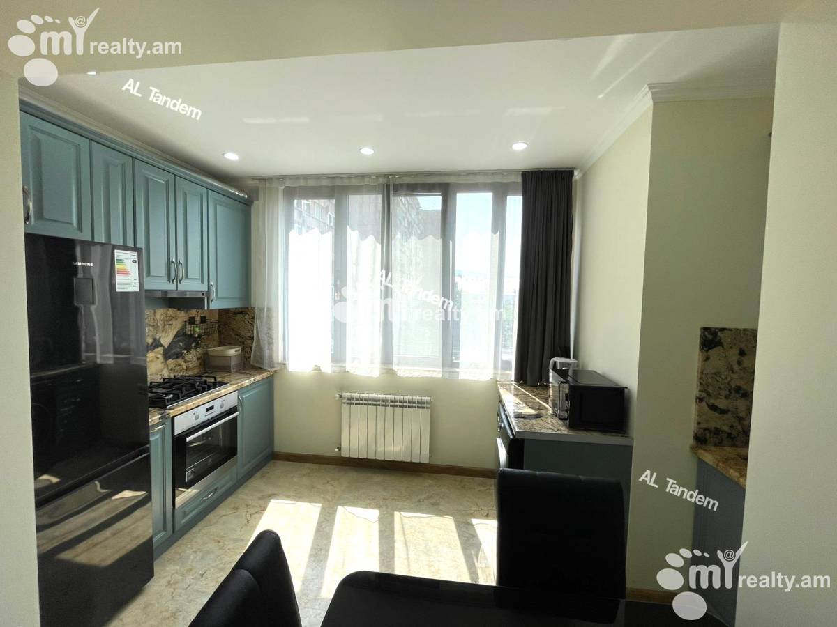 Купить 3 комнатную квартиру Анрапетутян ул, Центр Ереван, 156569