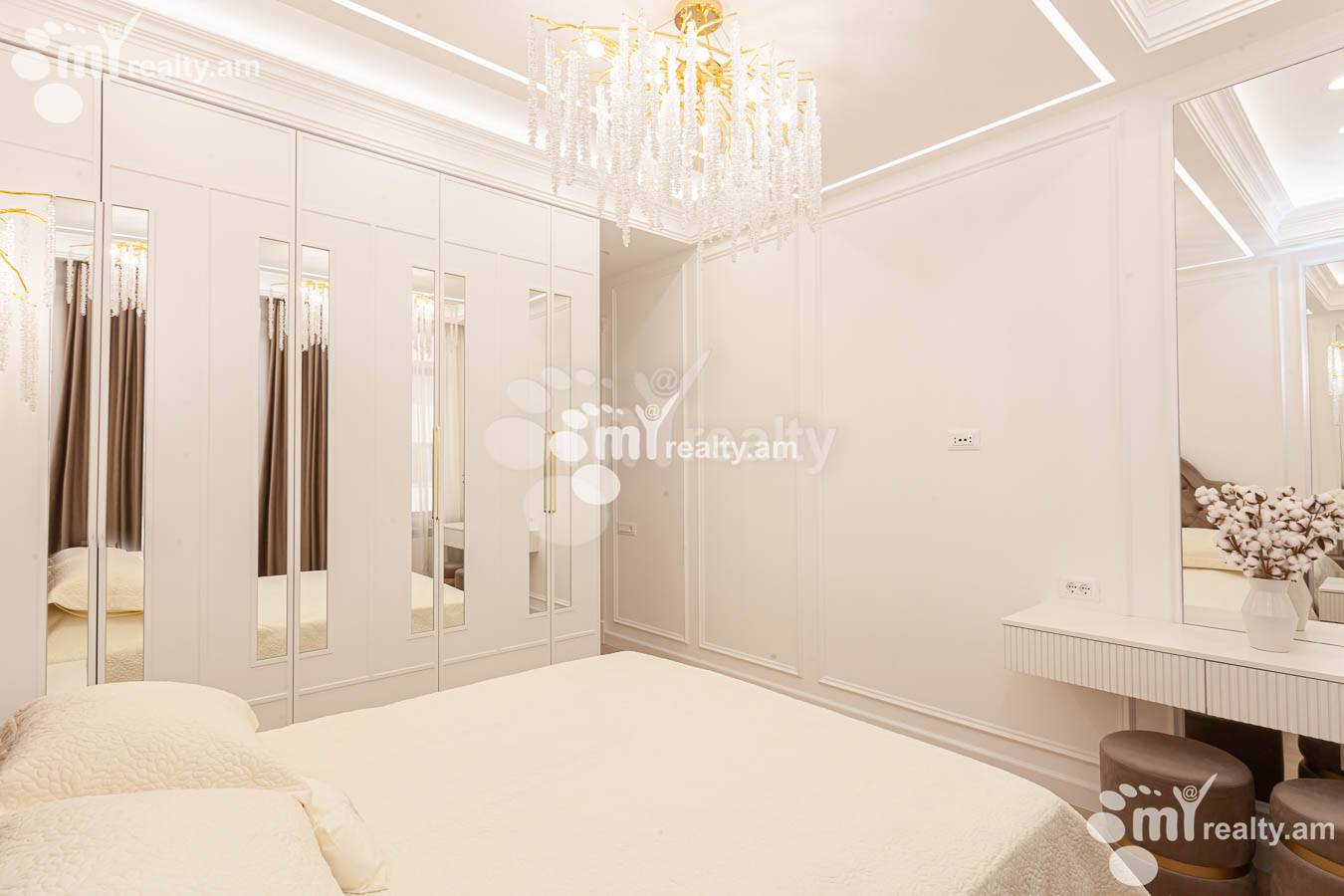 3 սենյականոց բնակարան վարձով Արամի փող, Կենտրոն Երևան, 152940